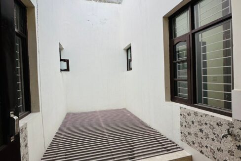 NEWLY BUILD UP LUXURIOUS KOTHI FOR SALE  AKS-2, PATIALA ROAD, ZIRAKPUR