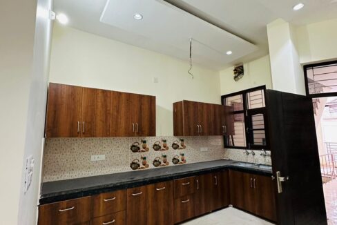 NEWLY BUILD UP LUXURIOUS KOTHI FOR SALE  AKS-2, PATIALA ROAD, ZIRAKPURNEWLY BUILD UP LUXURIOUS KOTHI FOR SALE  AKS-2, PATIALA ROAD, ZIRAKPUR