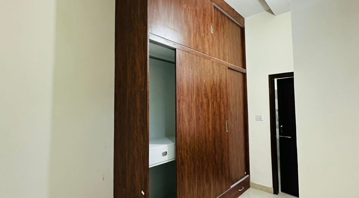 NEWLY BUILD UP LUXURIOUS KOTHI FOR SALE  AKS-2, PATIALA ROAD, ZIRAKPUR