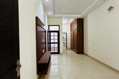 NEWLY BUILD UP LUXURIOUS KOTHI FOR SALE  AKS-2, PATIALA ROAD, ZIRAKPUR