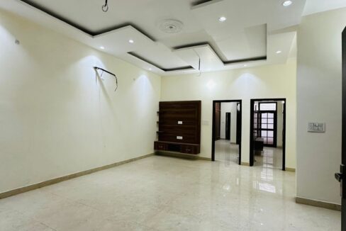 NEWLY BUILD UP LUXURIOUS KOTHI FOR SALE  AKS-2, PATIALA ROAD, ZIRAKPUR