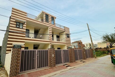 NEWLY BUILD UP LUXURIOUS KOTHI FOR SALE  AKS-2, PATIALA ROAD, ZIRAKPUR