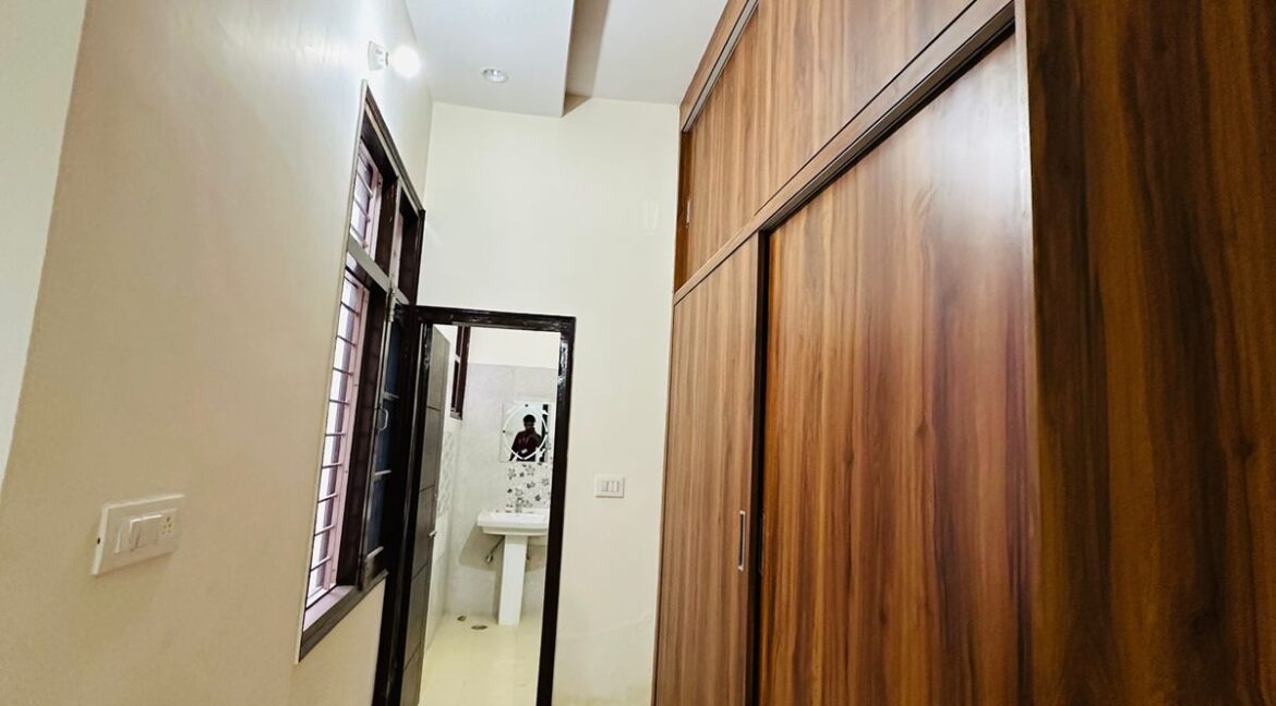 NEWLY BUILD UP LUXURIOUS KOTHI FOR SALE  AKS-2, PATIALA ROAD, ZIRAKPUR