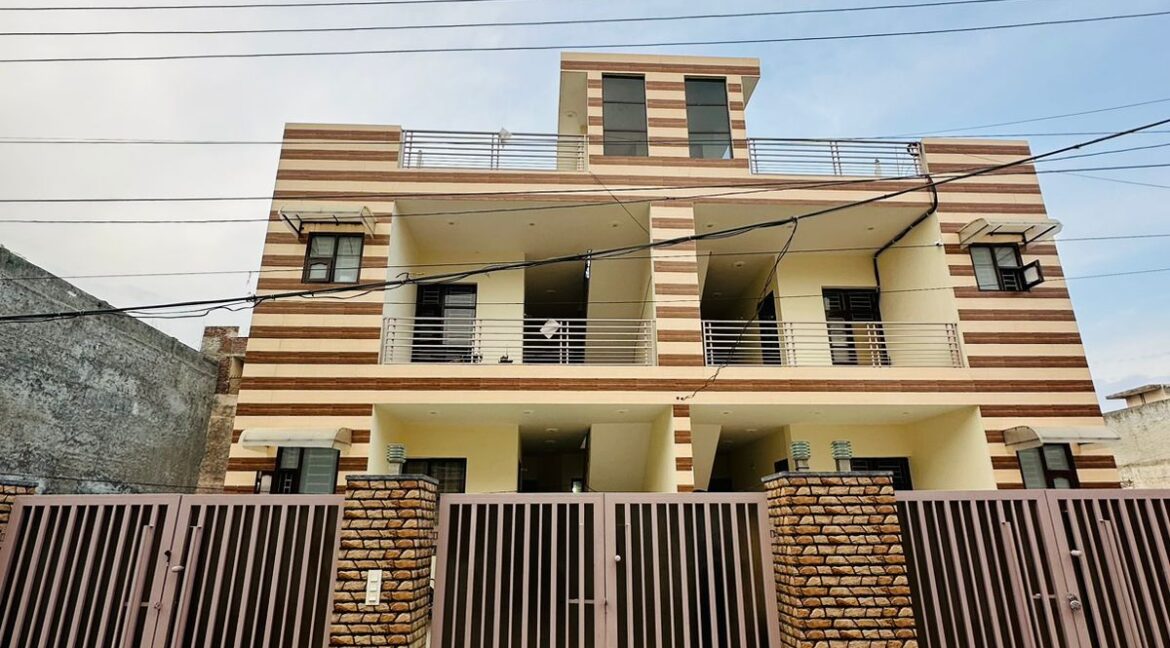 NEWLY BUILD UP LUXURIOUS KOTHI FOR SALE  AKS-2, PATIALA ROAD, ZIRAKPUR