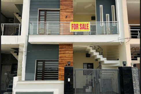 flat with 60%roof right in writen in Choudhary enclave