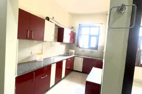 flat with 60%roof right in writen in Choudhary enclave