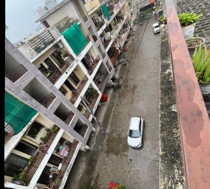 flat with 60%roof right in writen in Choudhary enclave