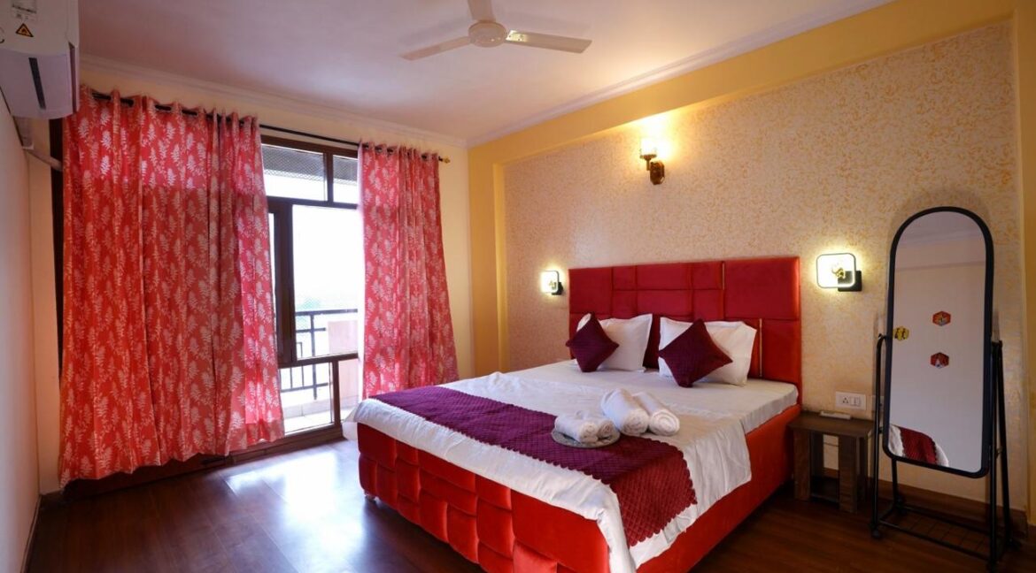 FOR SALE – Furnished 5 STAR RATED AIR BNB Penthouse on Main Ambala Highway, opposite Metro Mall, Zirakpur WITH INCOME 1.5-2LACS PER MONTH