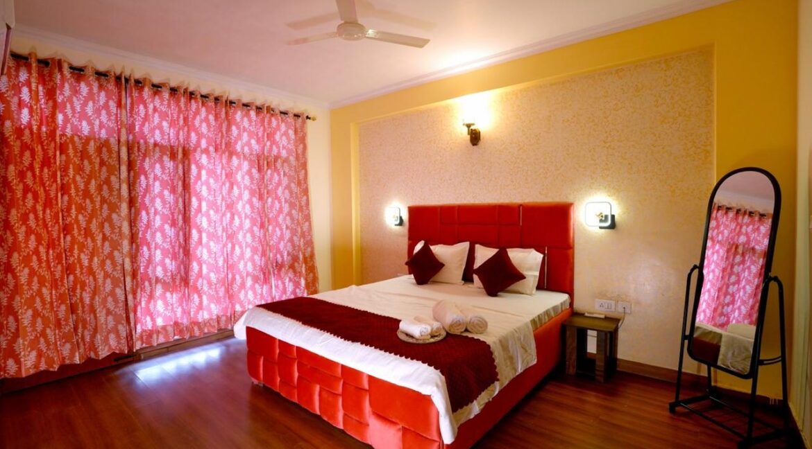 FOR SALE – Furnished 5 STAR RATED AIR BNB Penthouse on Main Ambala Highway, opposite Metro Mall, Zirakpur WITH INCOME 1.5-2LACS PER MONTH