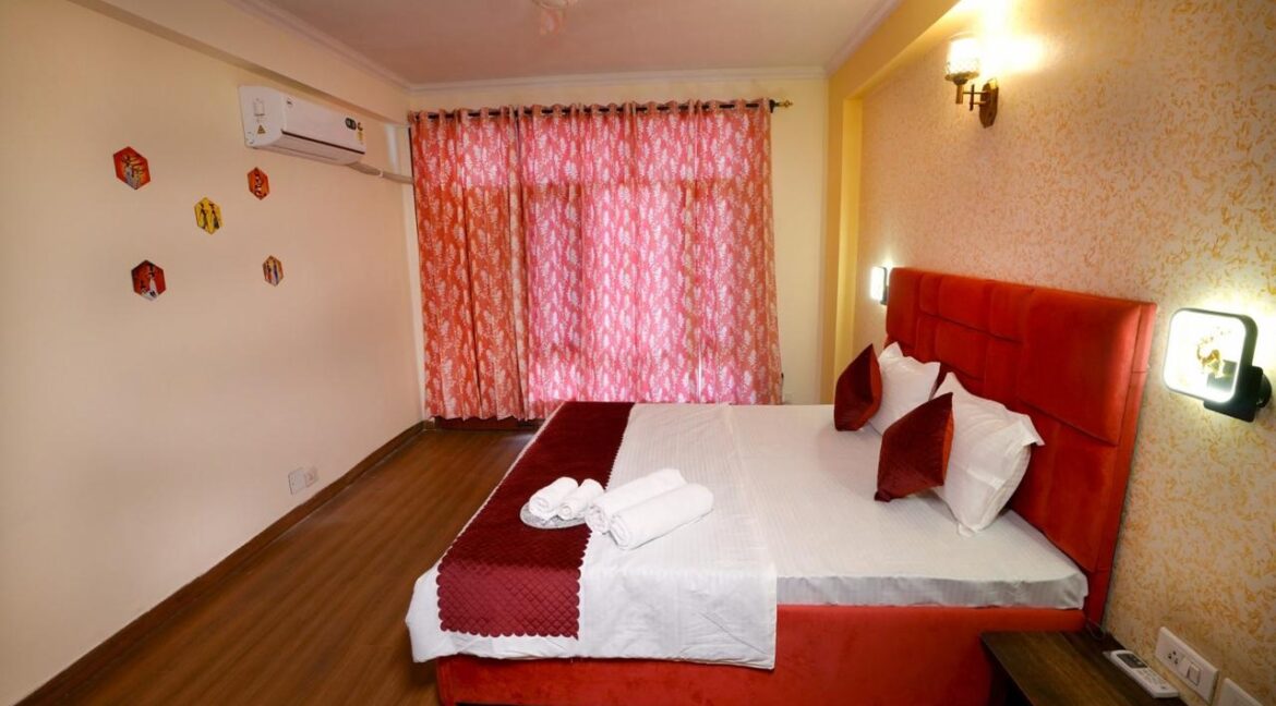 FOR SALE – Furnished 5 STAR RATED AIR BNB Penthouse on Main Ambala Highway, opposite Metro Mall, Zirakpur WITH INCOME 1.5-2LACS PER MONTH