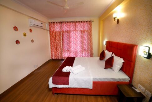 FOR SALE – Furnished 5 STAR RATED AIR BNB Penthouse on Main Ambala Highway, opposite Metro Mall, Zirakpur WITH INCOME 1.5-2LACS PER MONTH