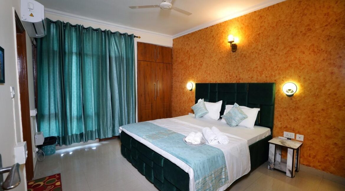 FOR SALE – Furnished 5 STAR RATED AIR BNB Penthouse on Main Ambala Highway, opposite Metro Mall, Zirakpur WITH INCOME 1.5-2LACS PER MONTH