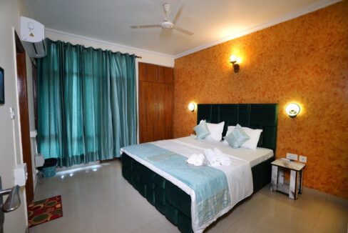 FOR SALE – Furnished 5 STAR RATED AIR BNB Penthouse on Main Ambala Highway, opposite Metro Mall, Zirakpur WITH INCOME 1.5-2LACS PER MONTH