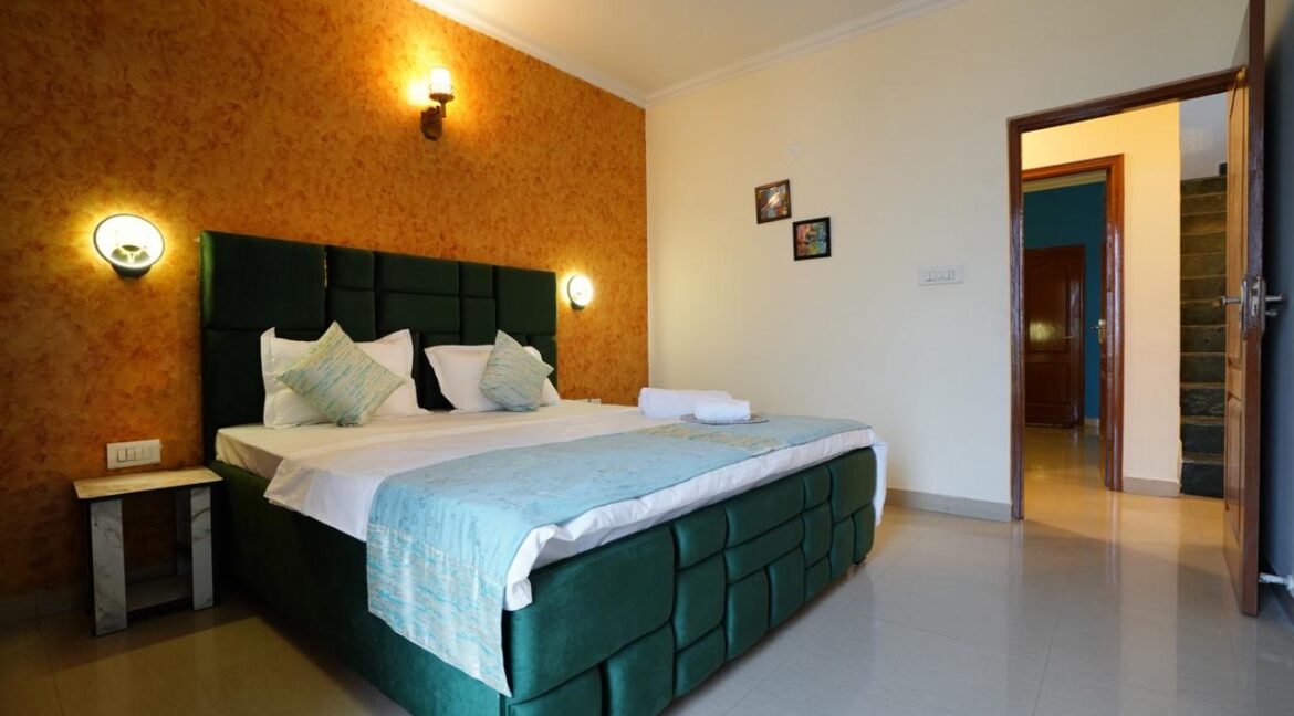 FOR SALE – Furnished 5 STAR RATED AIR BNB Penthouse on Main Ambala Highway, opposite Metro Mall, Zirakpur WITH INCOME 1.5-2LACS PER MONTH*