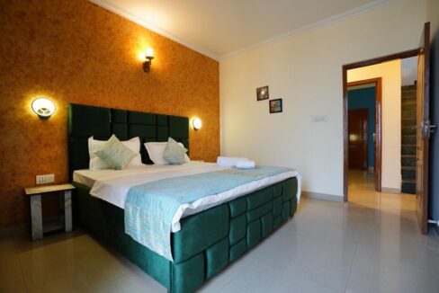 FOR SALE – Furnished 5 STAR RATED AIR BNB Penthouse on Main Ambala Highway, opposite Metro Mall, Zirakpur WITH INCOME 1.5-2LACS PER MONTH*