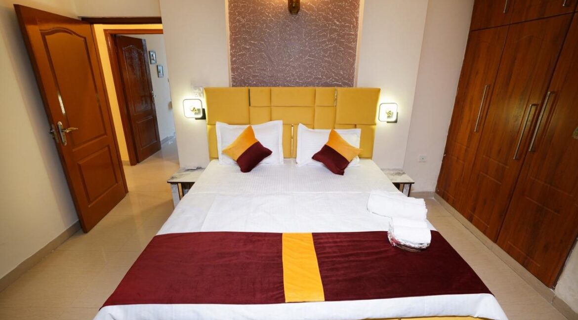 FOR SALE – Furnished 5 STAR RATED AIR BNB Penthouse on Main Ambala Highway, opposite Metro Mall, Zirakpur WITH INCOME 1.5-2LACS PER MONTH