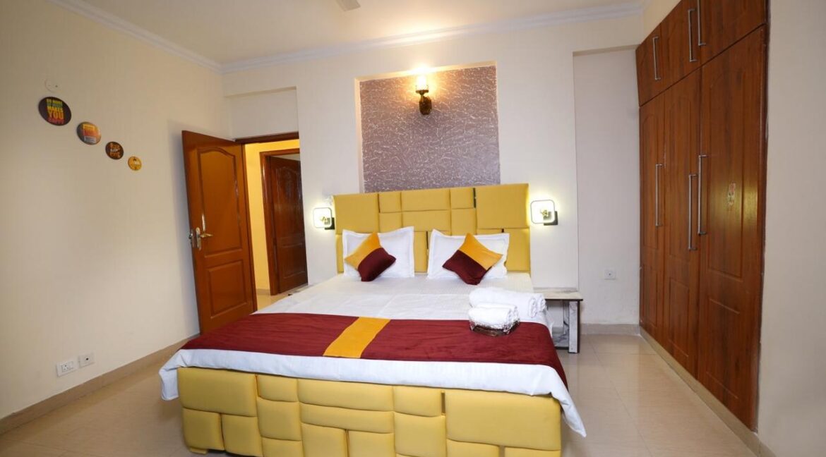 FOR SALE – Furnished 5 STAR RATED AIR BNB Penthouse on Main Ambala Highway, opposite Metro Mall, Zirakpur WITH INCOME 1.5-2LACS PER MONTH