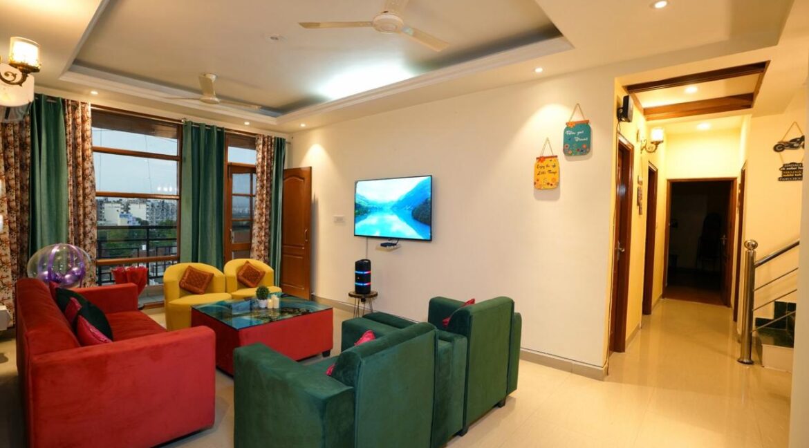 FOR SALE – Furnished 5 STAR RATED AIR BNB Penthouse on Main Ambala Highway, opposite Metro Mall, Zirakpur WITH INCOME 1.5-2LACS PER MONTH