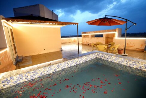 FOR SALE – Furnished 5 STAR RATED AIR BNB Penthouse on Main Ambala Highway, opposite Metro Mall, Zirakpur WITH INCOME 1.5-2LACS PER MONTH