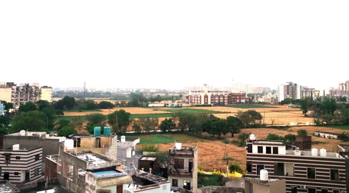 FOR SALE – Furnished 5 STAR RATED AIR BNB Penthouse on Main Ambala Highway, opposite Metro Mall, Zirakpur WITH INCOME 1.5-2LACS PER MONTH