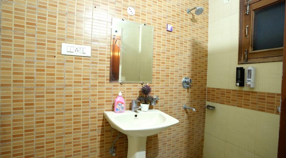 FOR SALE – Furnished 5 STAR RATED AIR BNB Penthouse on Main Ambala Highway, opposite Metro Mall, Zirakpur WITH INCOME 1.5-2LACS PER MONTH