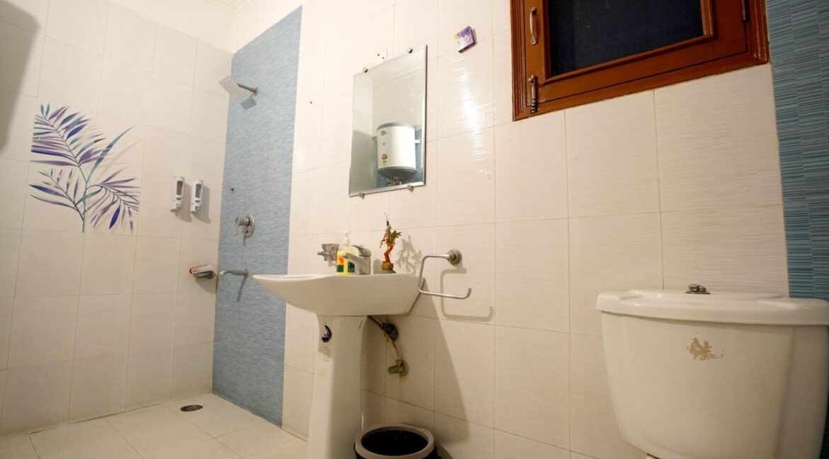 FOR SALE – Furnished 5 STAR RATED AIR BNB Penthouse on Main Ambala Highway, opposite Metro Mall, Zirakpur WITH INCOME 1.5-2LACS PER MONTH