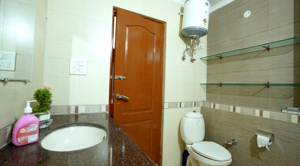 FOR SALE – Furnished 5 STAR RATED AIR BNB Penthouse on Main Ambala Highway, opposite Metro Mall, Zirakpur WITH INCOME 1.5-2LACS PER MONTH