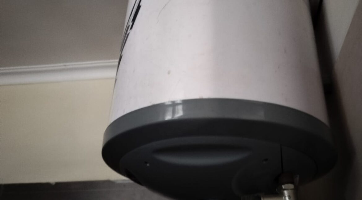 Fully Furnished Side Room with Kitchen Provision. In Mona Greens VIP Road