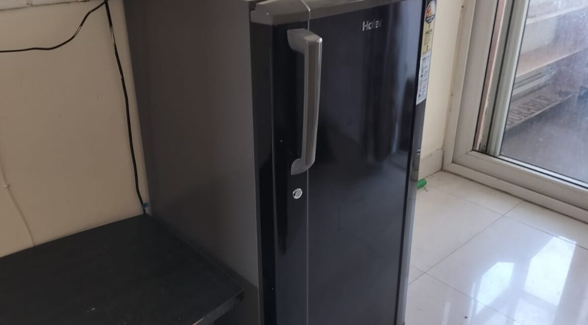 Fully Furnished Side Room with Kitchen Provision. In Mona Greens VIP Road