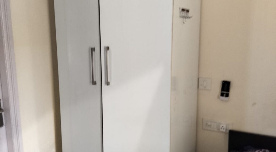 Fully Furnished Side Room with Kitchen Provision. In Mona Greens VIP Road