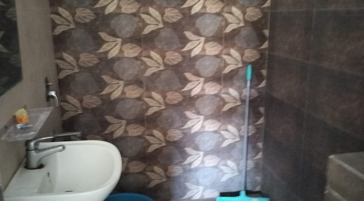 Fully Furnished Side Room with Kitchen Provision. In Mona Greens VIP Road