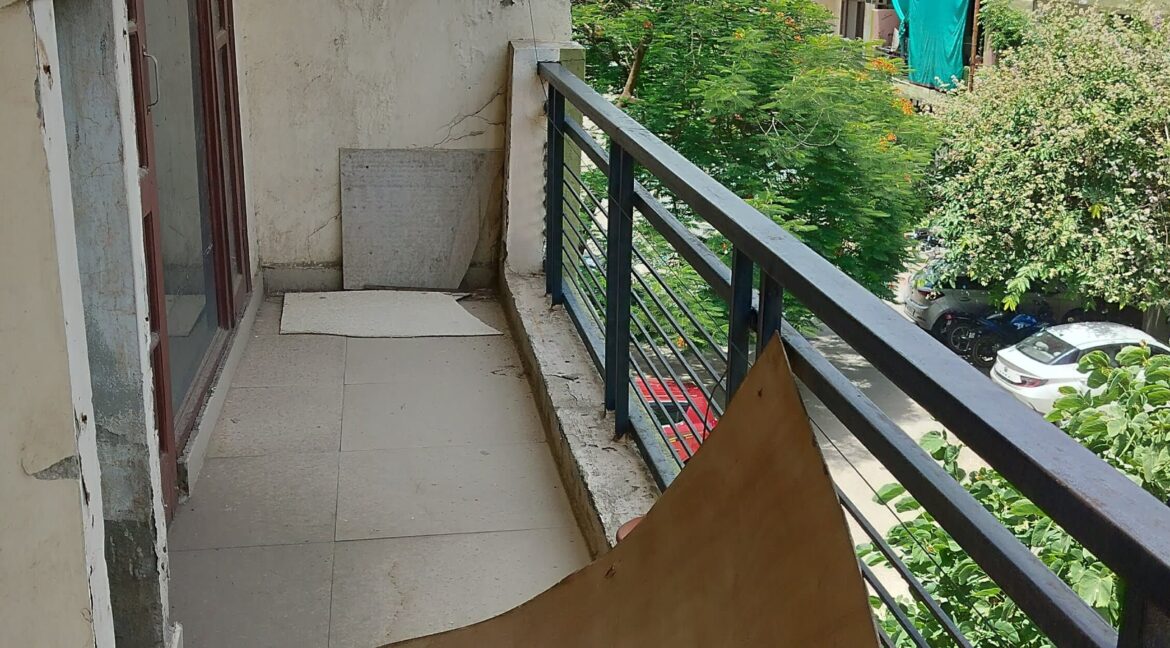 2BHK Flat in Rail Vihar with complete wooden work