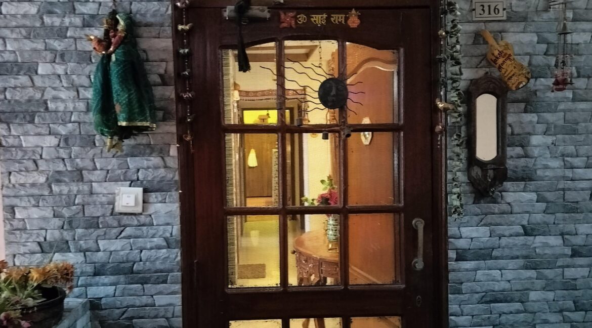 Renovated 3BHK, Alpine Residency AVAILABLE FOR SALE IN ZIRAKPUR